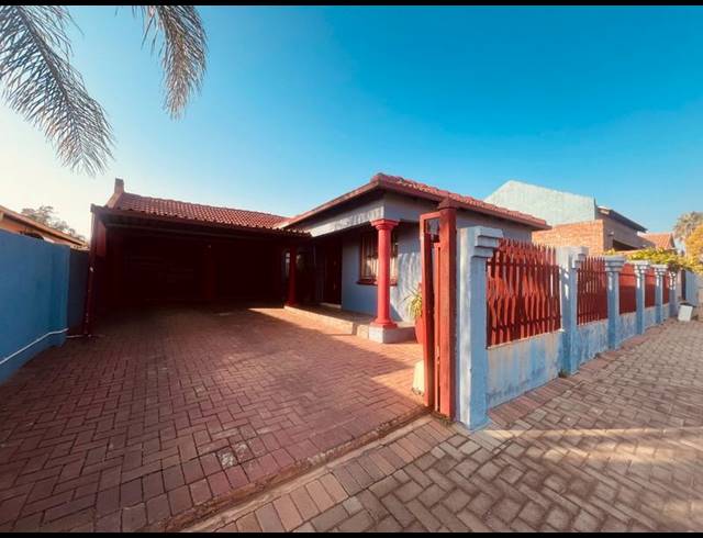 3 BEDROOM HOUSE FOR SALE IN THE ORCHARDS